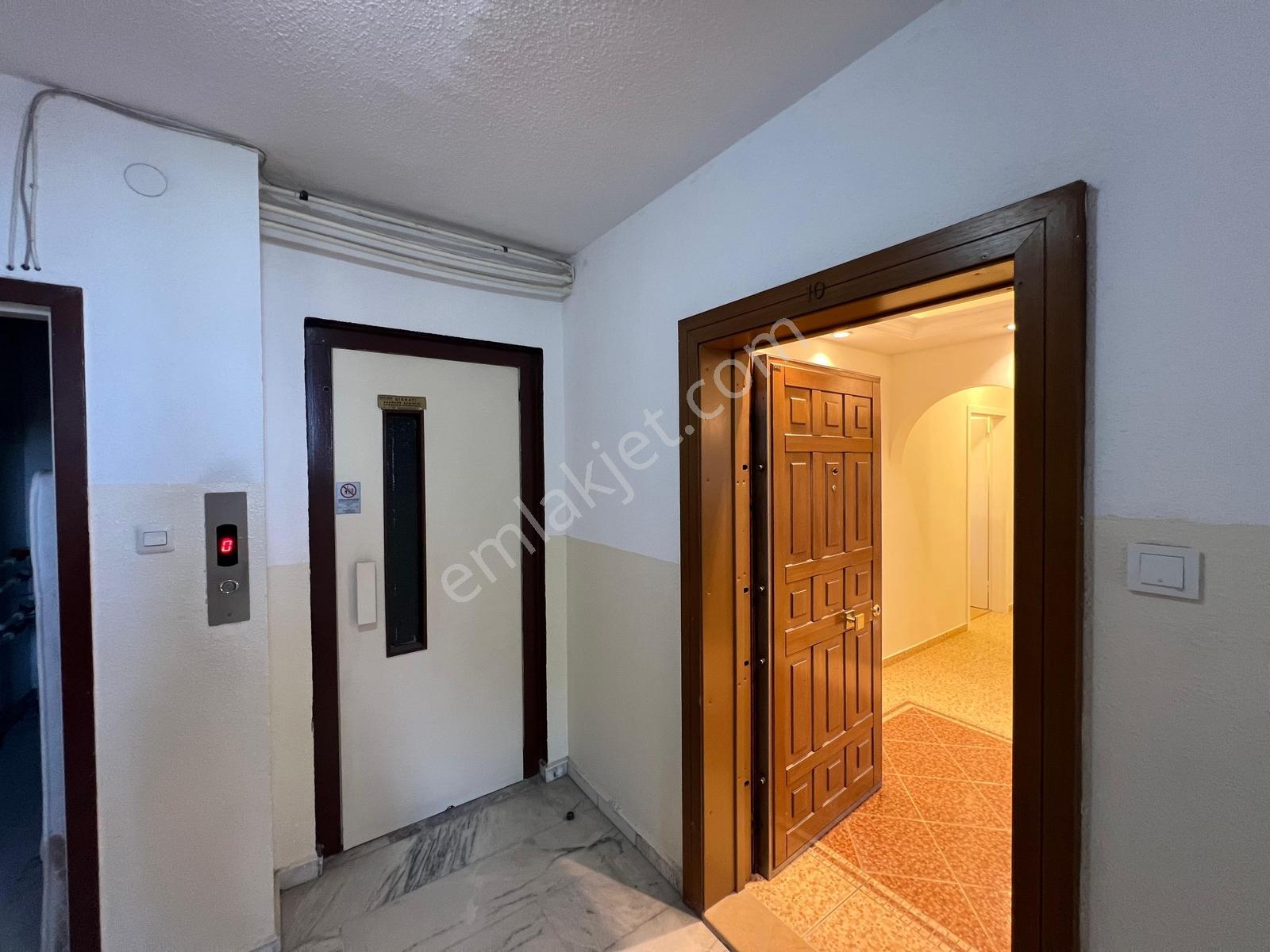 Ataköy Gazi Sitesi Süper Konum 140m2 3+1 Mobilyalı Kiralık Daire - Görsel 18