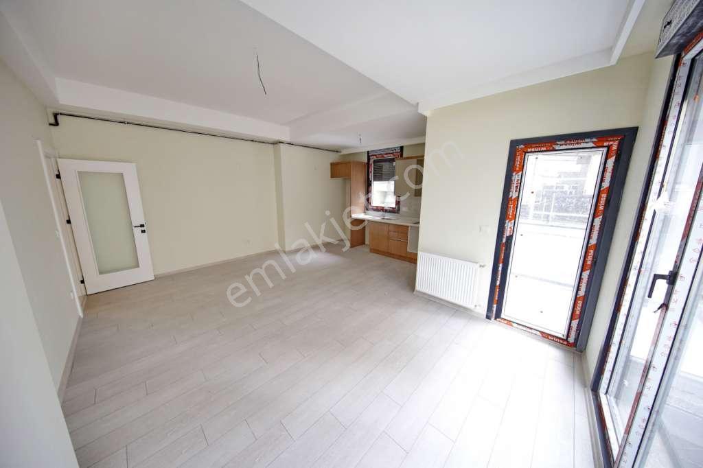 Kaçmaz'dan Altayçeşme'de Bağdat Caddesi Üzerinde Kiralık 2+1 - Görsel 2