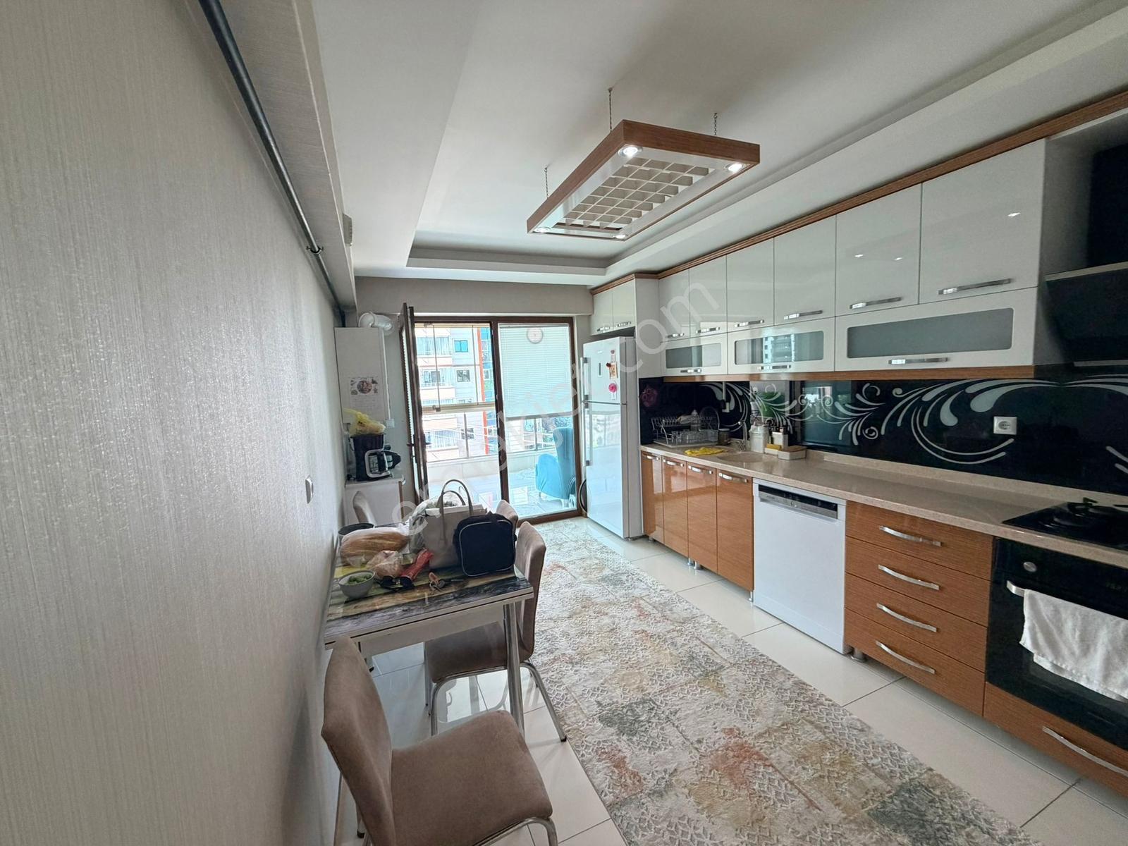 Pursaklar Saray'da Yeşilöz Sitesi'nde Öncephe Masrafsız 3+1daire - Görsel 2