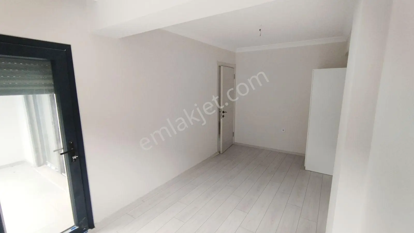 Seyrek'te Eşyasız 1+1 Kiralık Daire Fırsatı - Görsel 4