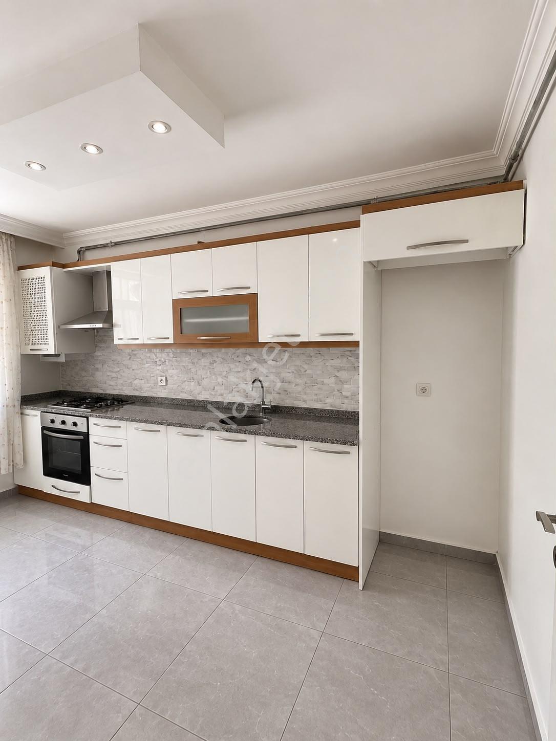 Ergünlerden Narin Caddesinde 3+1 160m2 Balkonlu Kiralık Daire - Görsel 2