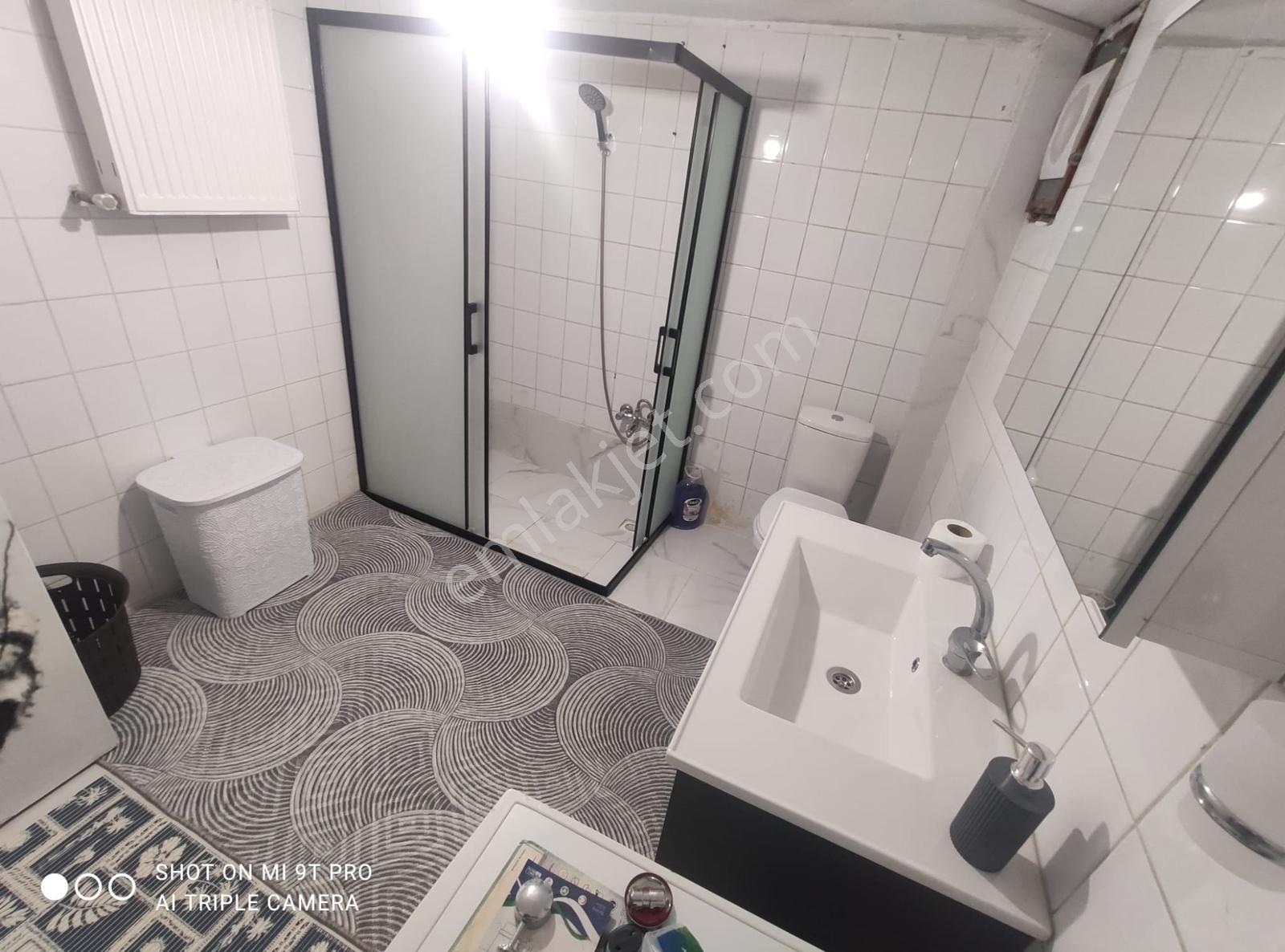 Serdivan Mavi Durakta Depozitosuz Bayanlara Özel Kiralık Apart - Görsel 15