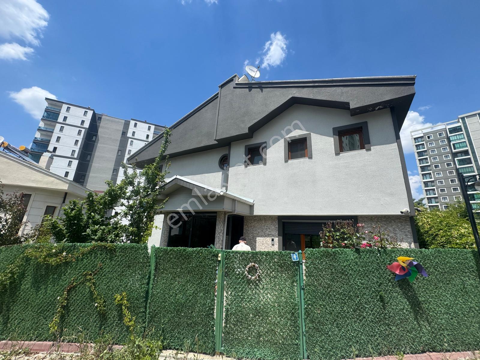 Cb Exper Den Bağlıca Sitede Geniş Bahçe Full Yapılı 6+2 Villa - Görsel 23