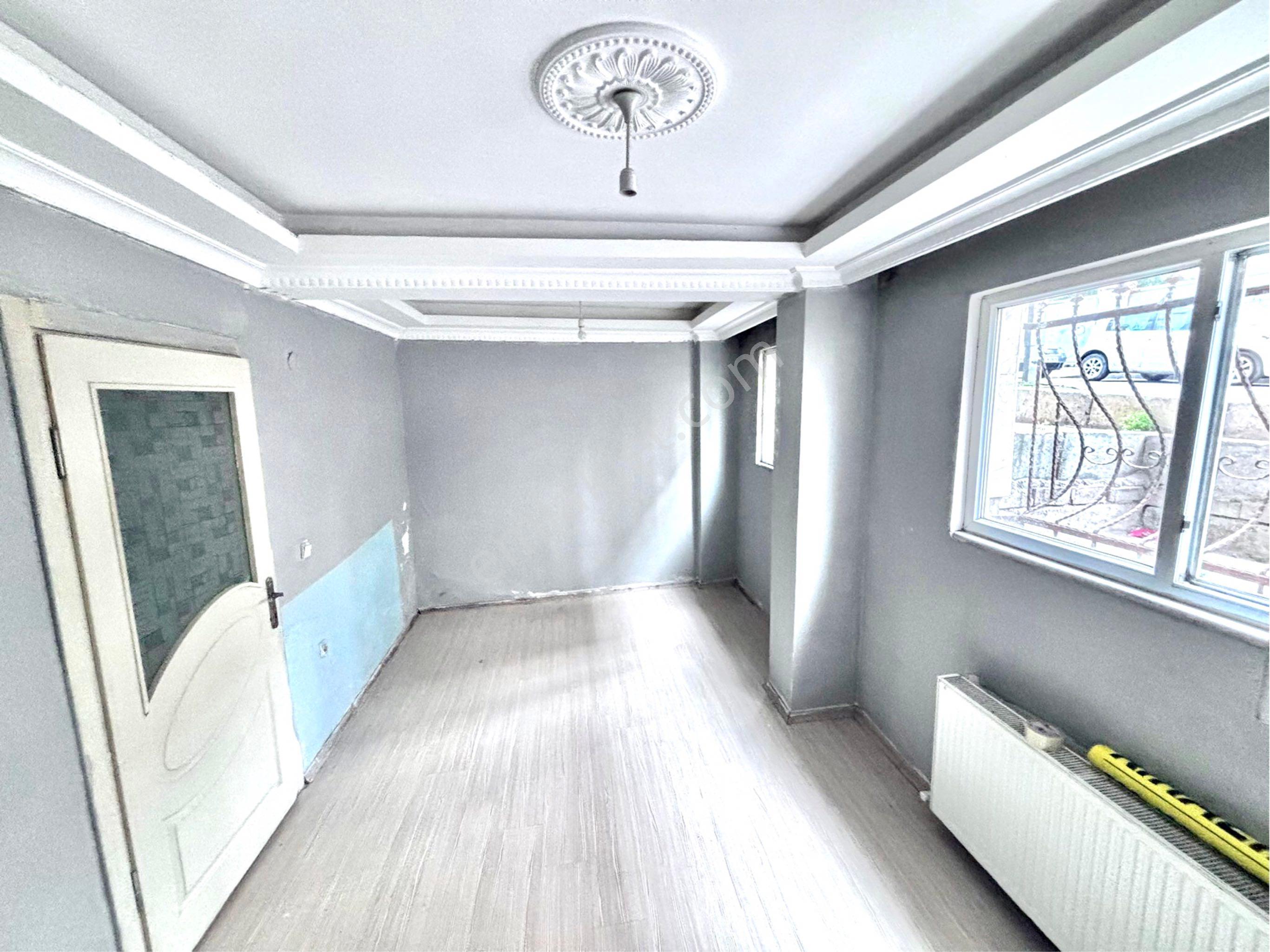 Bahçeşehir Mobilyacılar Çarşı Karsısı Bahçe Katı Kiralık Daire 1+1 50m2