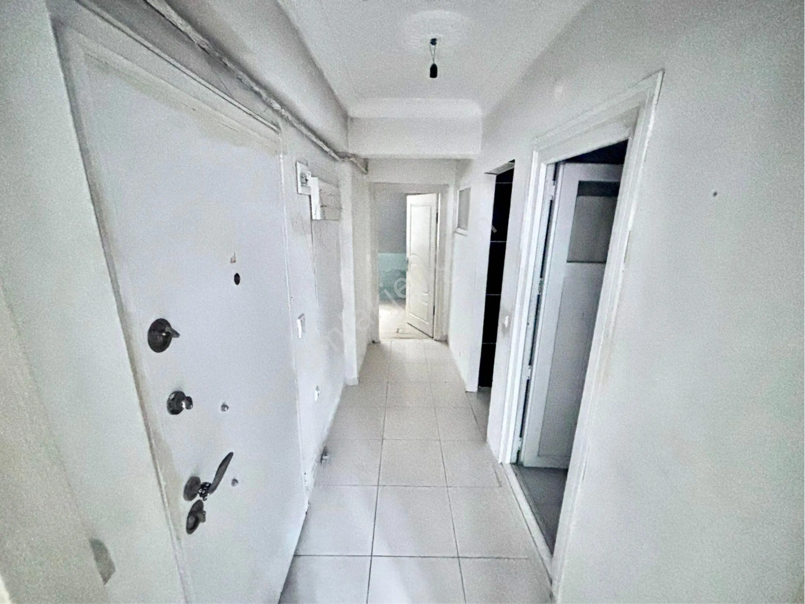Bahçeşehir Mobilyacılar Çarşı Karsısı Bahçe Katı Kiralık Daire 1+1 50m2 - Görsel 5