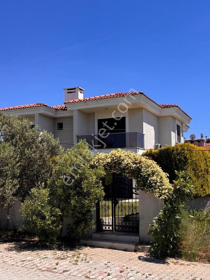 İzmir Çeşme Alaçatı Merkeze Yakın Müstakil Bahçeli Kiralık Villa - Görsel 3