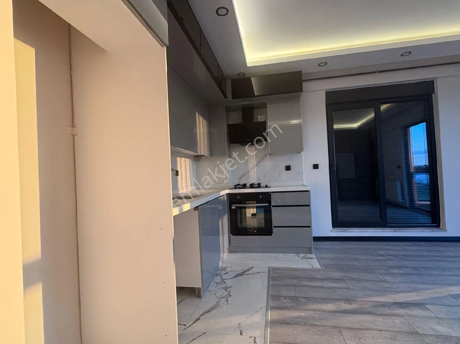 Serik Emincelerde Özel Yapım Lux Sıfır 2+1 Daire