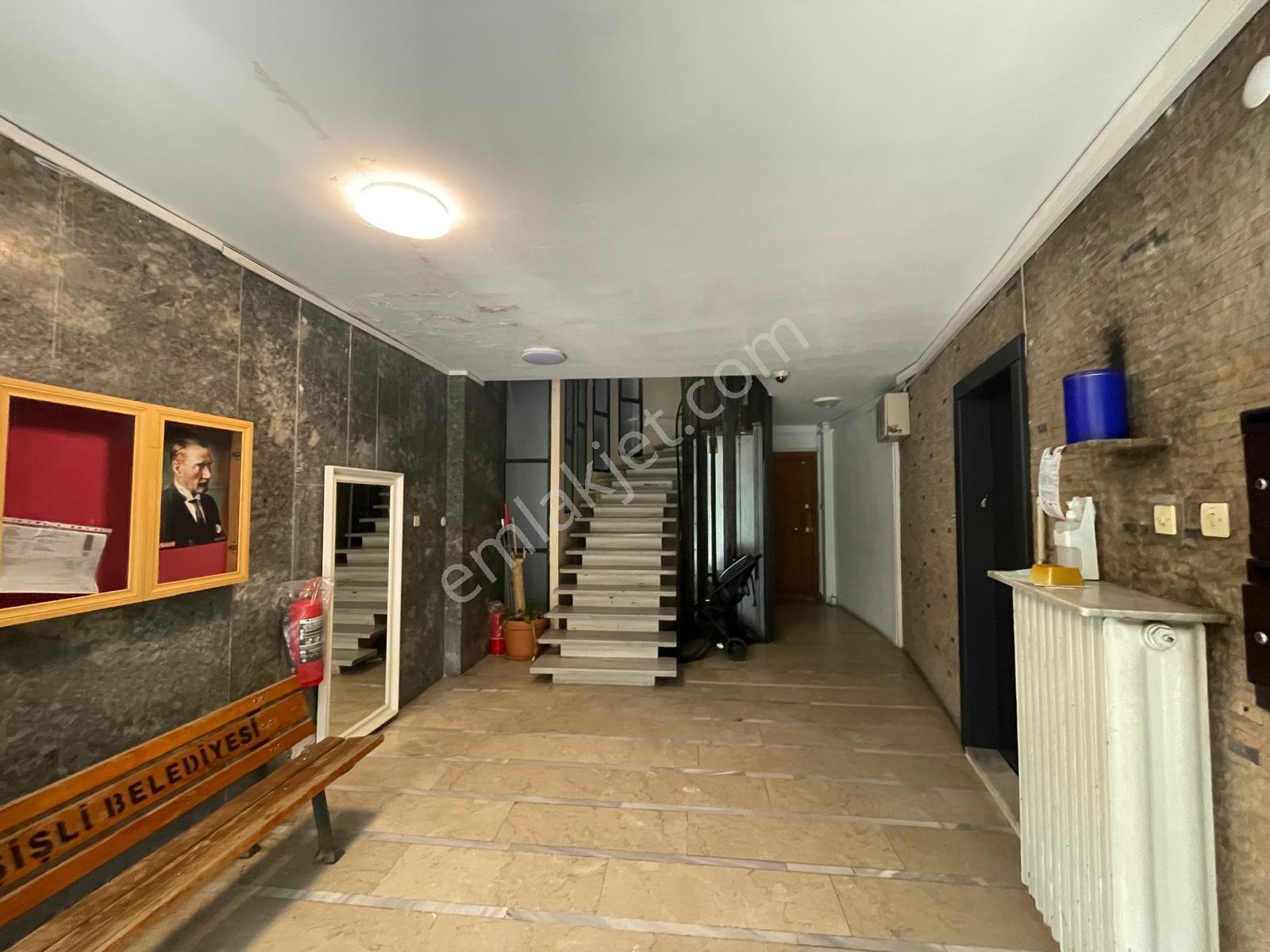 Nişantaşı Teşvikiye'de 2+1 Kiralık Ferah Bahçe Katı Daire - Görsel 19
