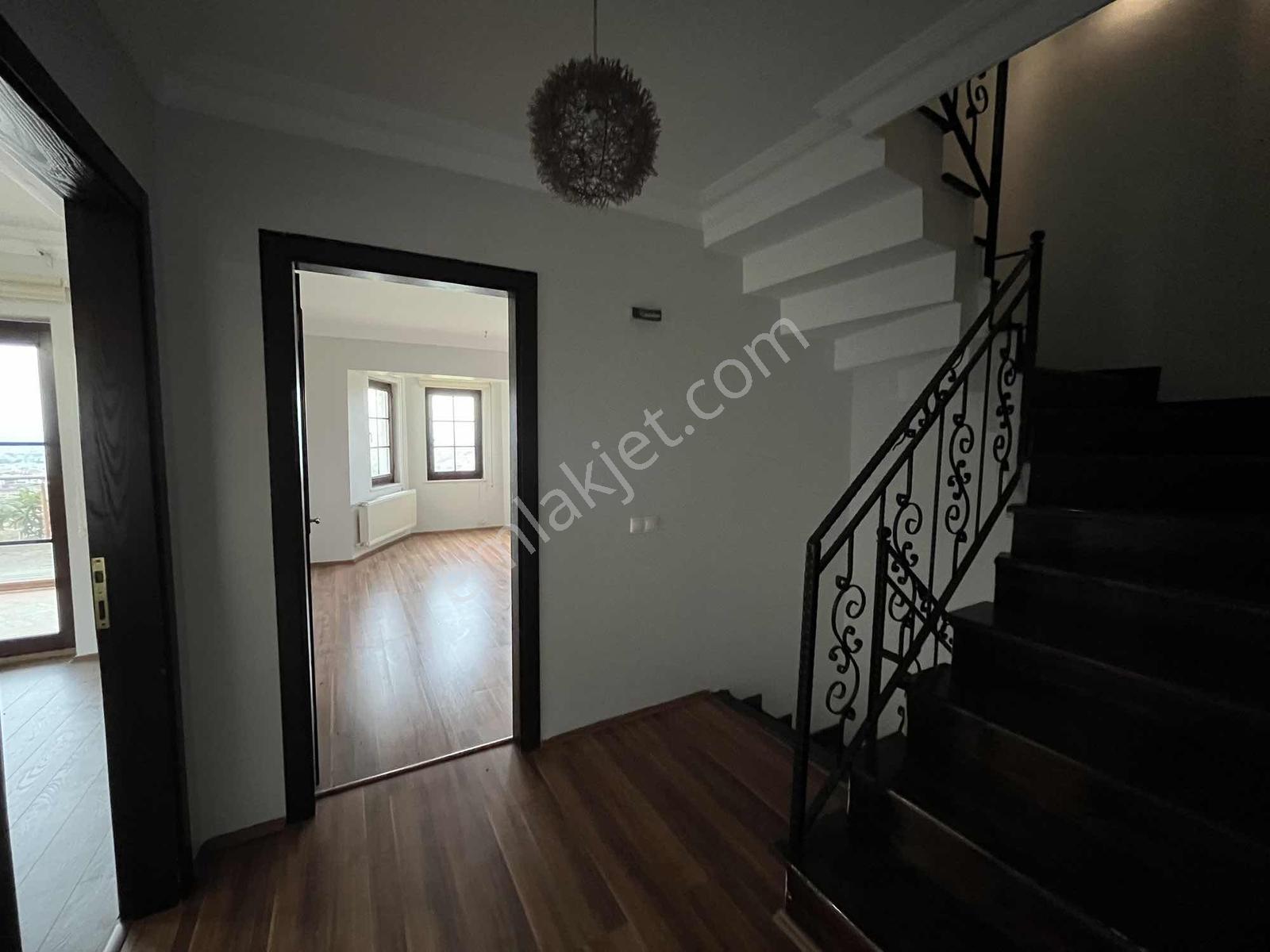 Sakarya Royal'den Doğa Ve Şehir Manzaralı Satılık Villa - Görsel 34