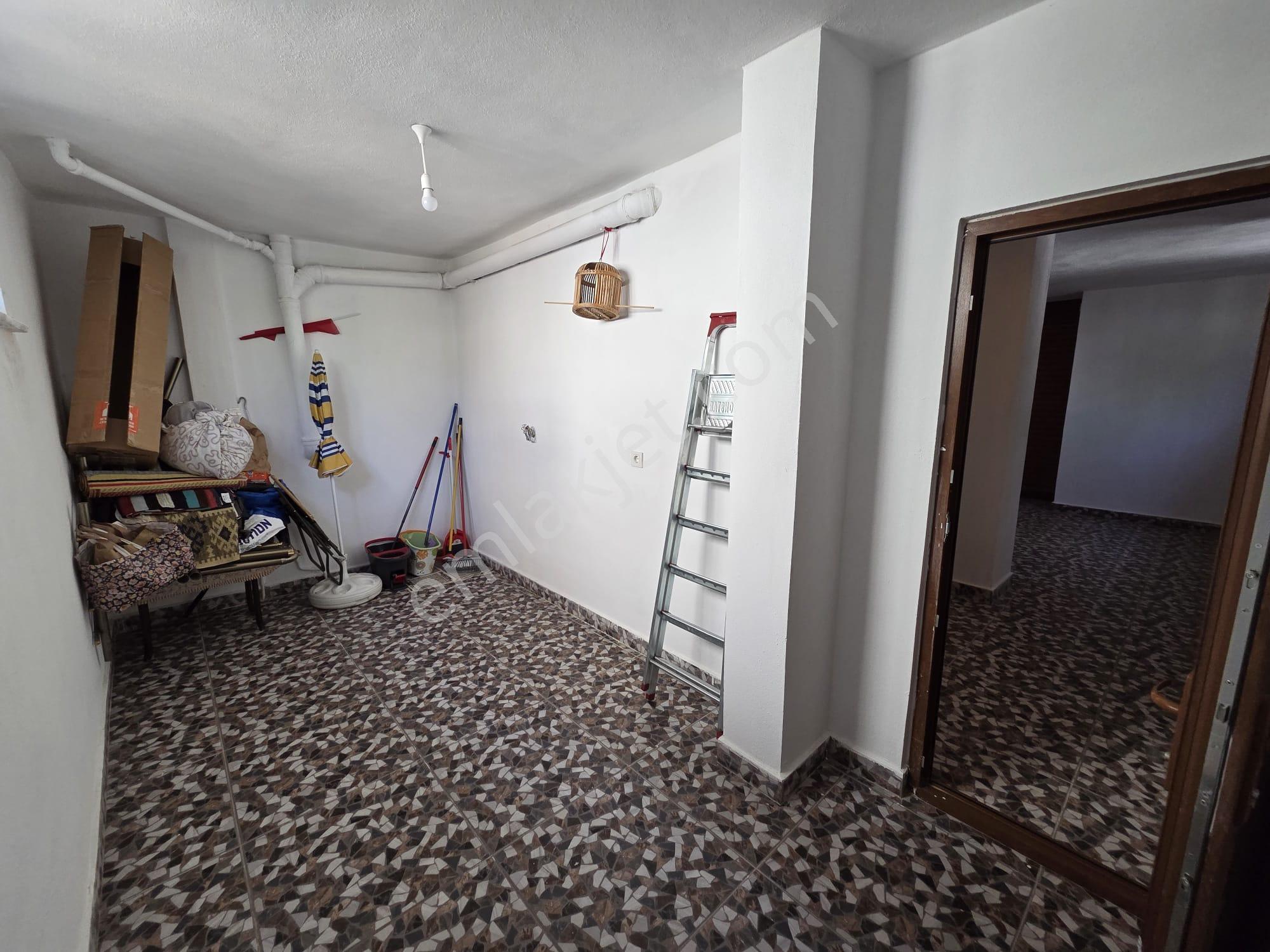 Altınoluk İlkbahar'dan 200m2 Arsa İçinde Deniz Manzaralı Garajlı Bahçeli Lüx Fırsat Villa - Görsel 25