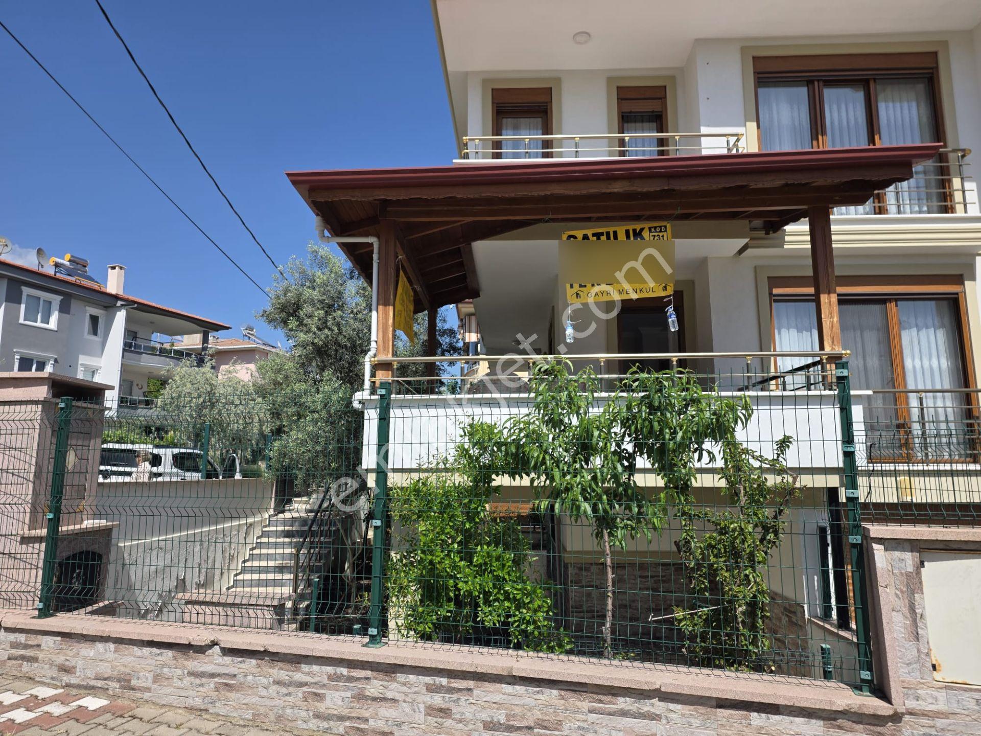 Altınoluk İlkbahar'dan 200m2 Arsa İçinde Deniz Manzaralı Garajlı Bahçeli Lüx Fırsat Villa - Görsel 14