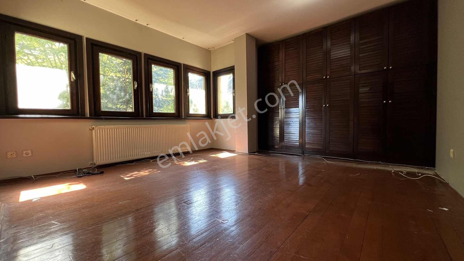 Üsküdar Çengelköy Ata-2 Sitesinde 350 M2 Tripleks Villa - Görsel 11