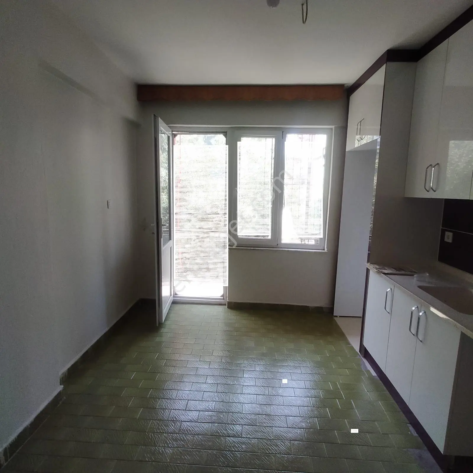 Ender Uysal Gayrimenkulden Kayhanda Kiralık Sobalı 3+1 Arakat Geniş Daire... - Görsel 3