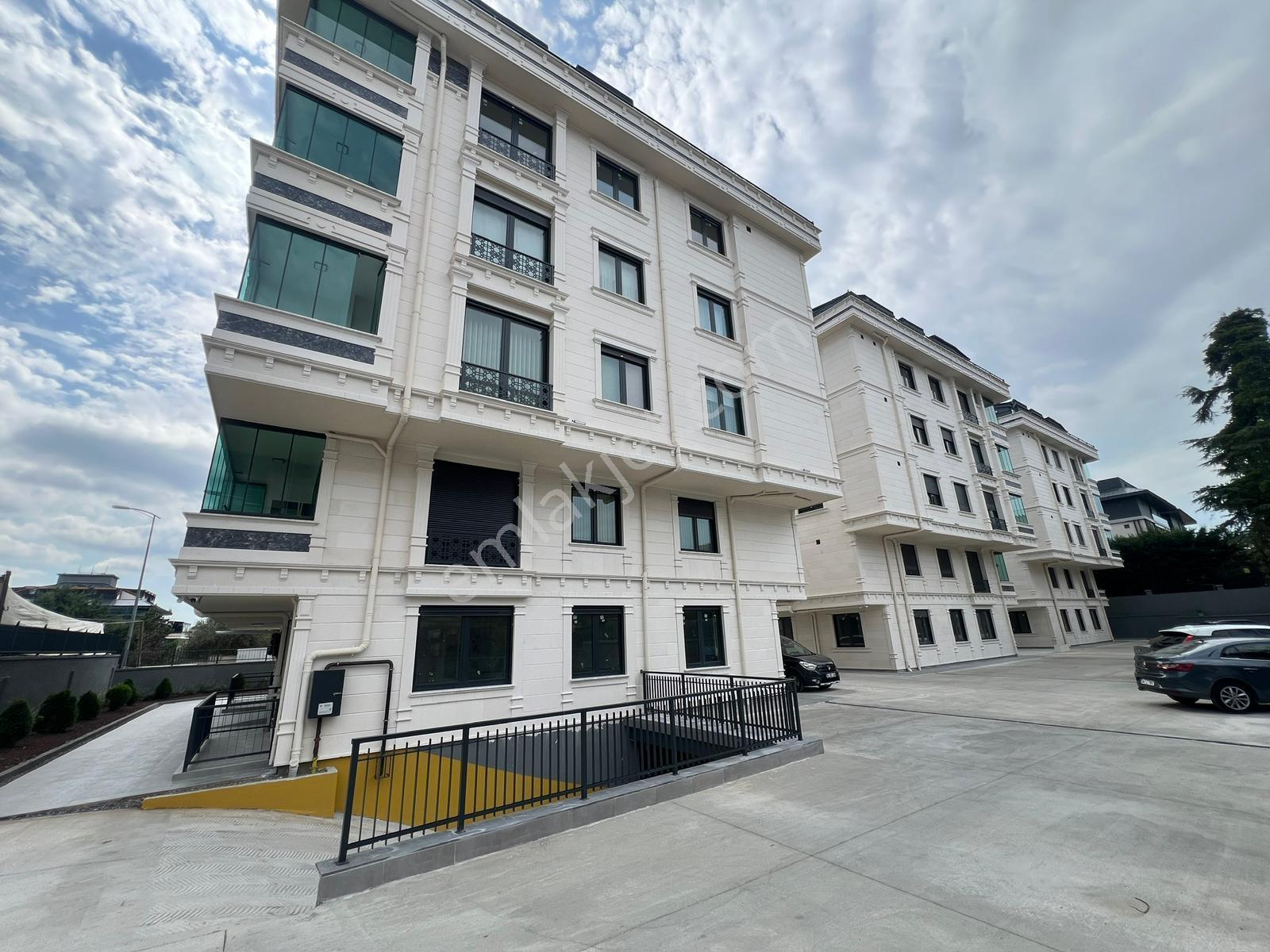 Çengelköy De 3 Bloklu Butik Sitede 6+2 Satılık Dublex - Görsel 31
