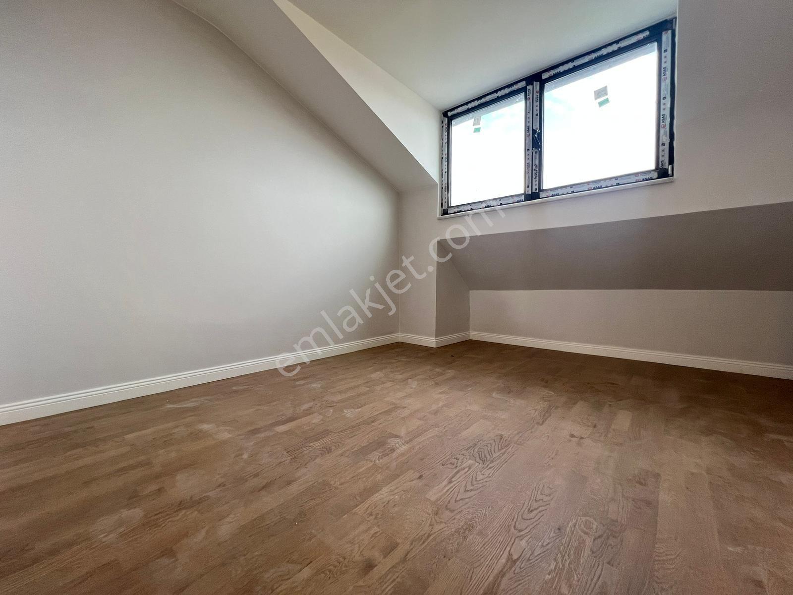Çengelköy De 3 Bloklu Butik Sitede 6+2 Satılık Dublex - Görsel 23