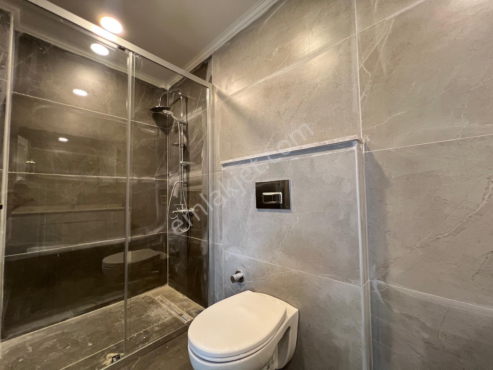Çengelköy De 3 Bloklu Butik Sitede 6+2 Satılık Dublex - Görsel 21