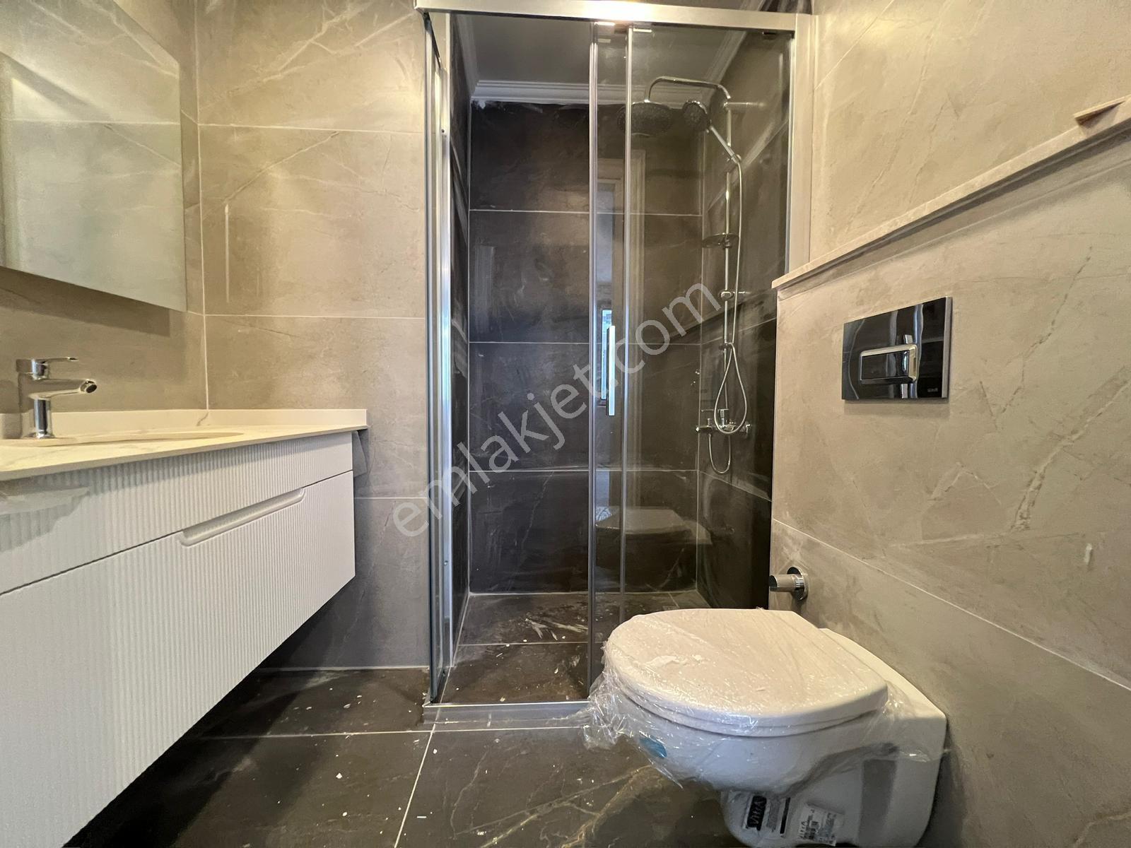 Çengelköy De 3 Bloklu Butik Sitede 6+2 Satılık Dublex - Görsel 3