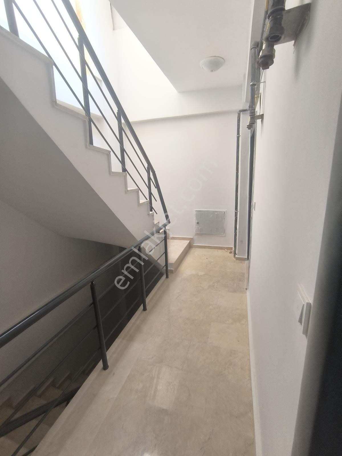 Kariyer'den Kemalpaşa'da 1+1 Merkezi Konum, 38m² Kiralık Daire - Görsel 13