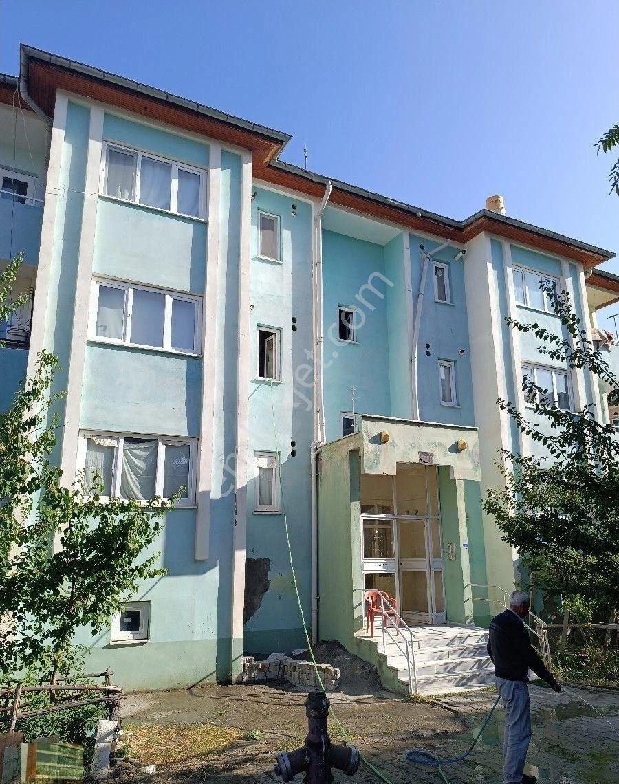 Erzincan. Merkezde. Satilk. 3 . Kat. Kelepir. Daire