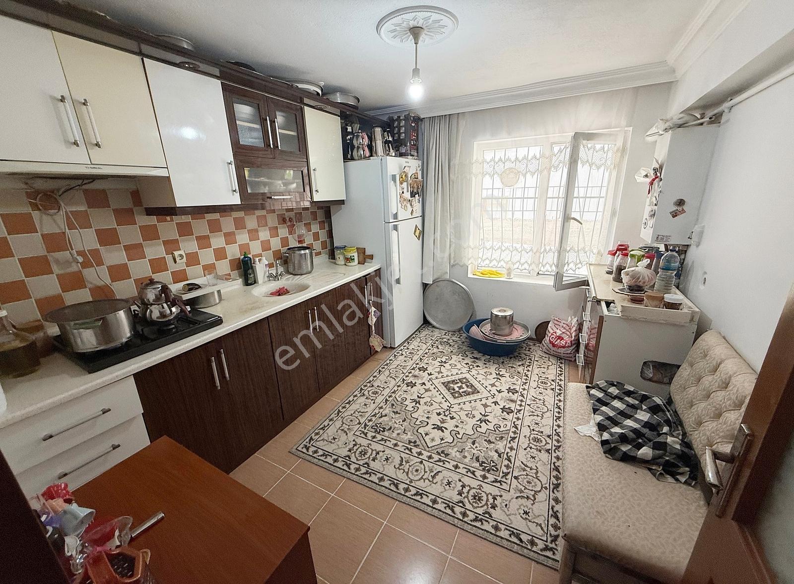 Selçuklu Mah Cadde Üzerinde Masrafsız Satılık 2+1