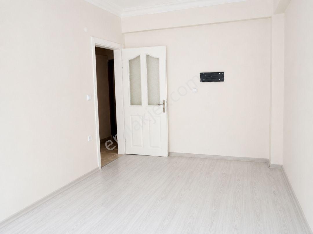 Mevlana Mahallesi'nde Bahçe Katı Kullanışlı 1+1 Satılık Daire - Görsel 5