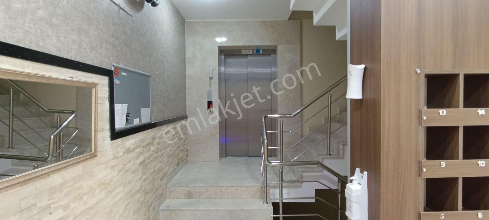 İzmir Bornova Erzenede Lüx Kiralık 1+1 Daire - Görsel 11