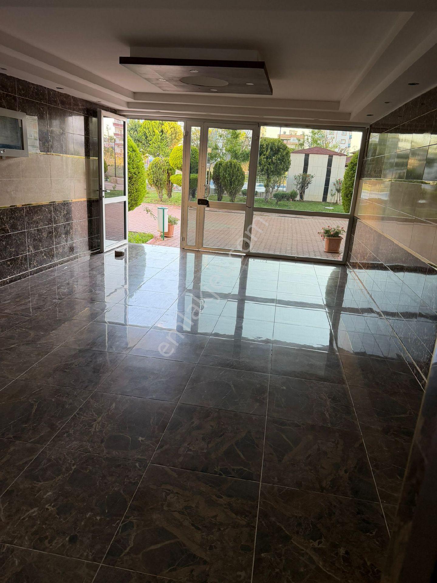Eylem Emlak'tan Mersin Atakent'te Havuzlu Eşyalı 2+1 Yıllık Kiralık Daire - Görsel 31