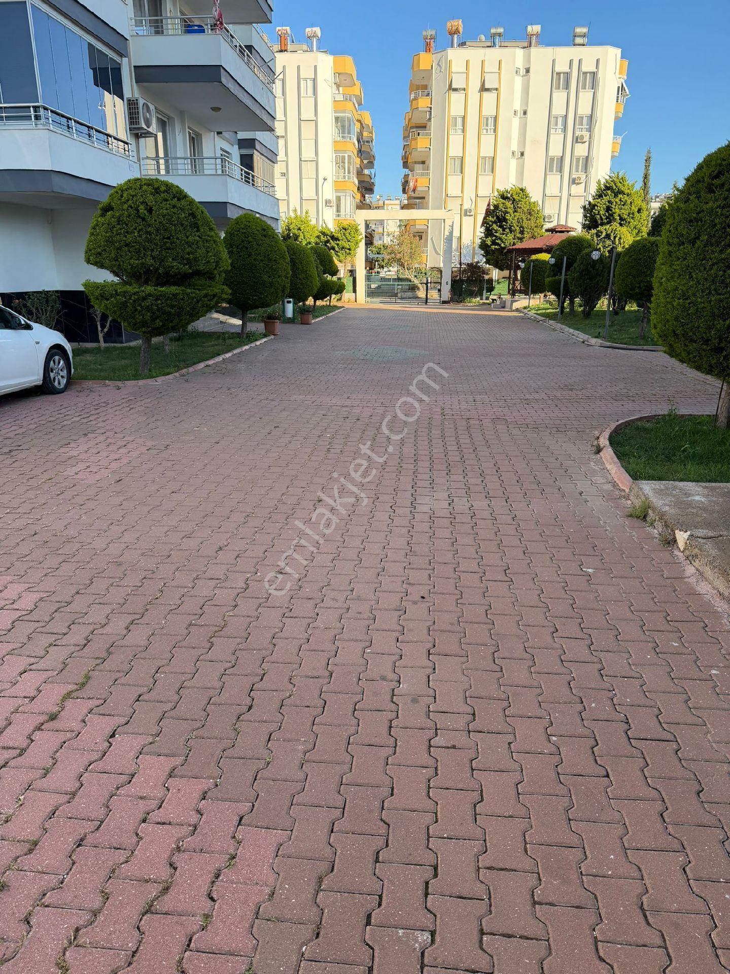 Eylem Emlak'tan Mersin Atakent'te Havuzlu Eşyalı 2+1 Yıllık Kiralık Daire - Görsel 15