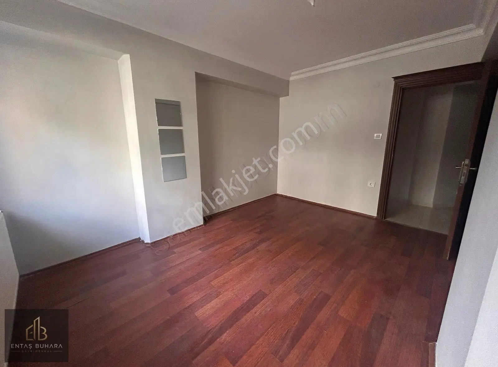 Çamlıca Tepesi Yakını Geniş Kullanımlı 3+1 Kiralık Daire - Görsel 4