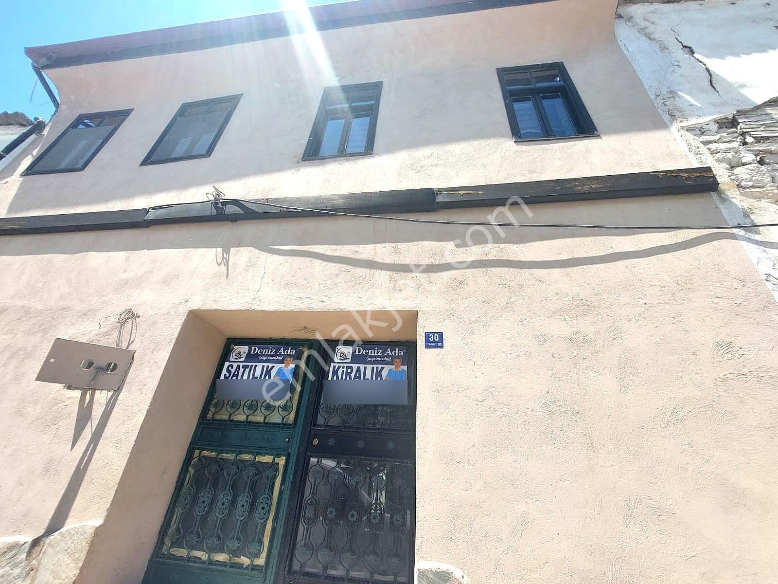 Kuşadası Merkez Ticari/mesken Eşyalı/eşyasız Kiralık 3+1 Taş Ev - Görsel 19