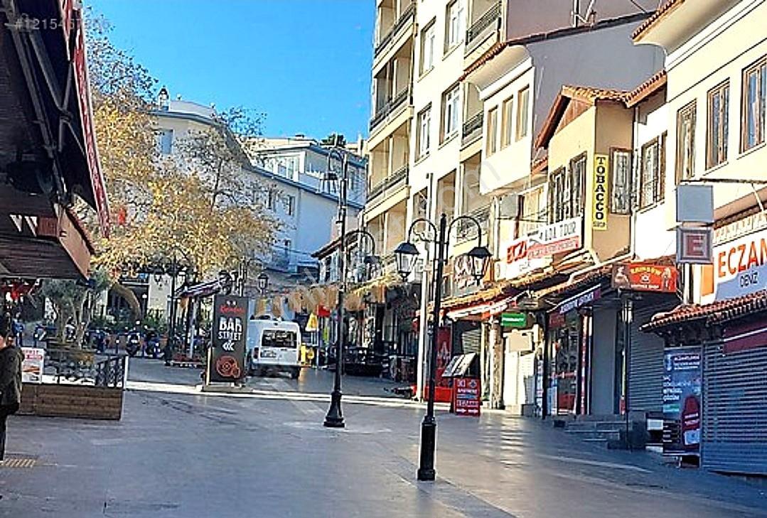 Kuşadası Merkez Ticari/mesken Eşyalı/eşyasız Kiralık 3+1 Taş Ev - Görsel 21
