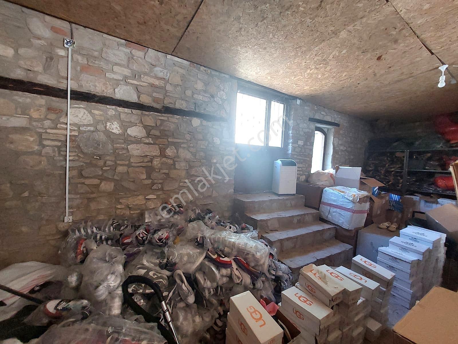 Kuşadası Merkez Ticari/mesken Eşyalı/eşyasız Kiralık 3+1 Taş Ev - Görsel 10