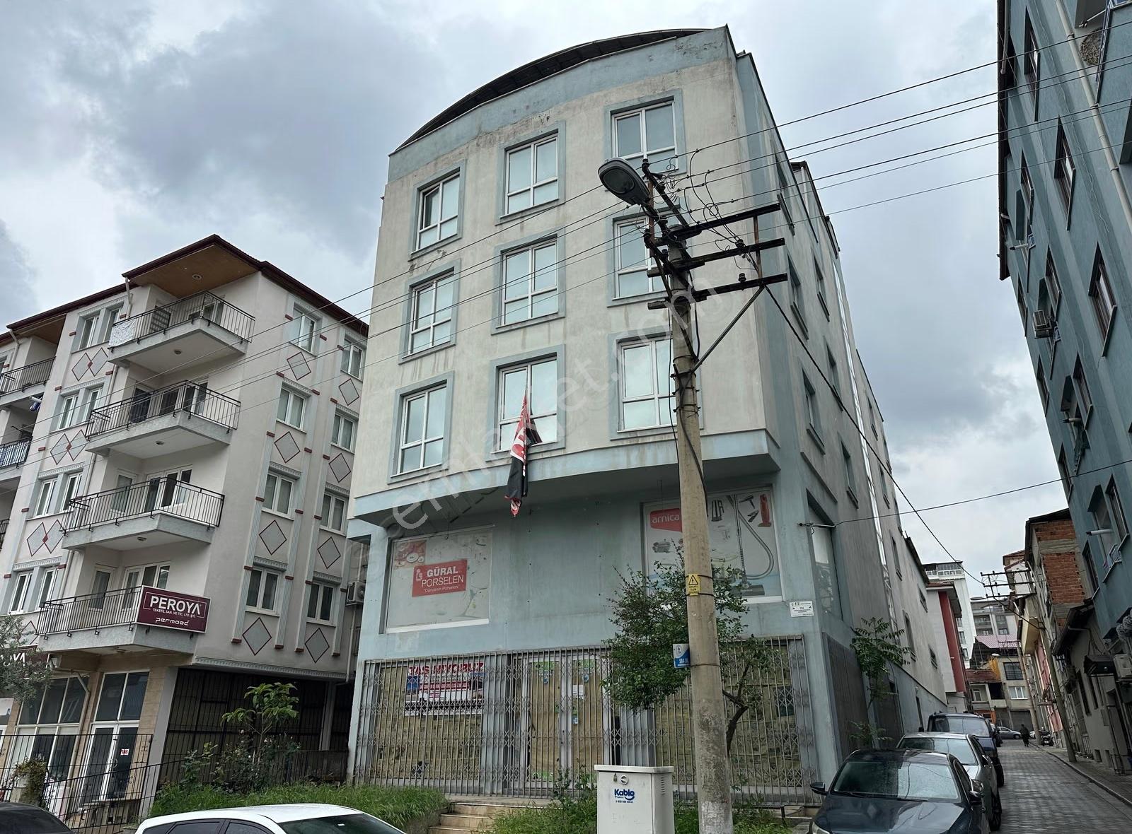 Denizli Otogar Yakını Merkezi Konum 7 Katlı Satılık İşyeri