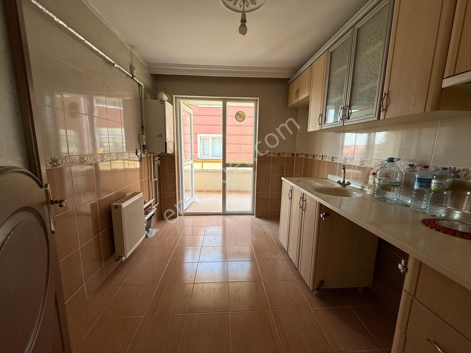 Alsancak Mah Katta Tek Daire Ön Cephe Ara Katta Kiralık 3+1 - Görsel 10
