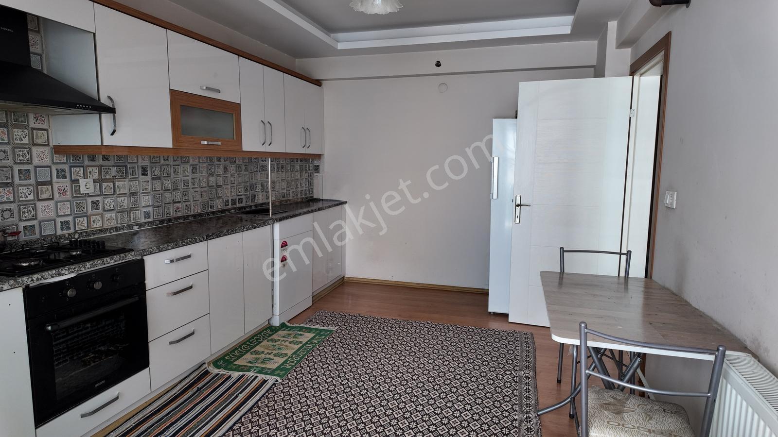 İstiklal Mahallesi'nde 2+1 Asansörlü, Doğalgazlı, Otoparklı! - Görsel 5