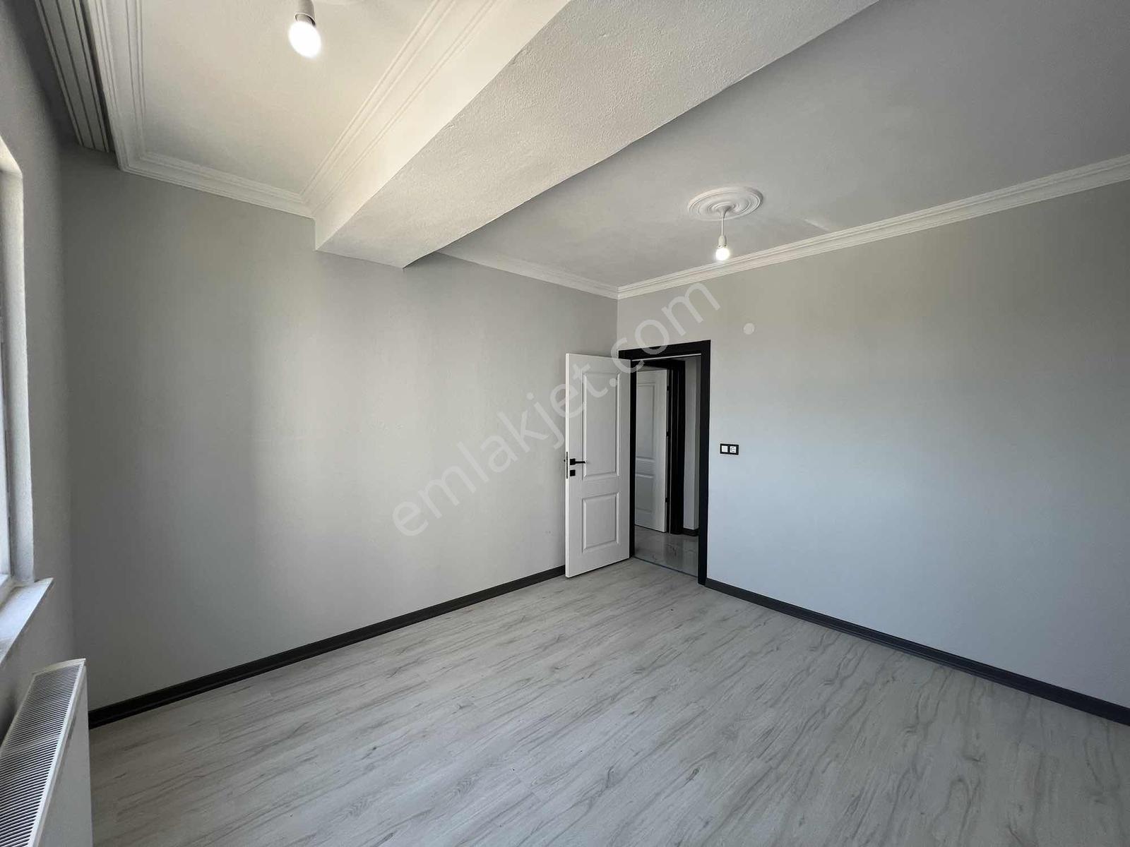 Yeni Hastane Bölgesi 2+1 Ara Kat Kapalı Balkonlu Sıfır Daire - Görsel 22