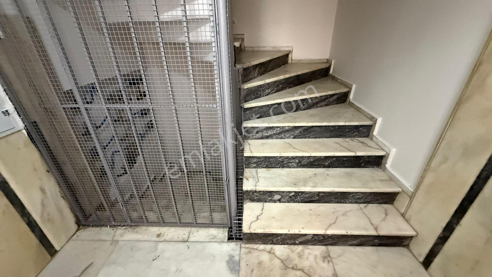 Mimar Kemalletinde 2.ve 3. Katlarda 70 M2 Satılık Ofis - Görsel 11
