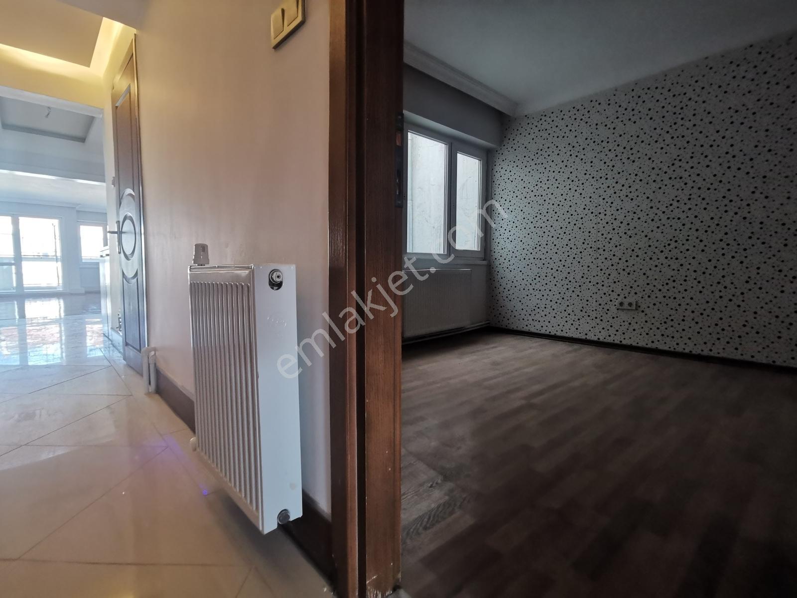 Göztepe Caddde Üzeri Kiralık 4+1 Daire Full Tadilatlı - Görsel 26