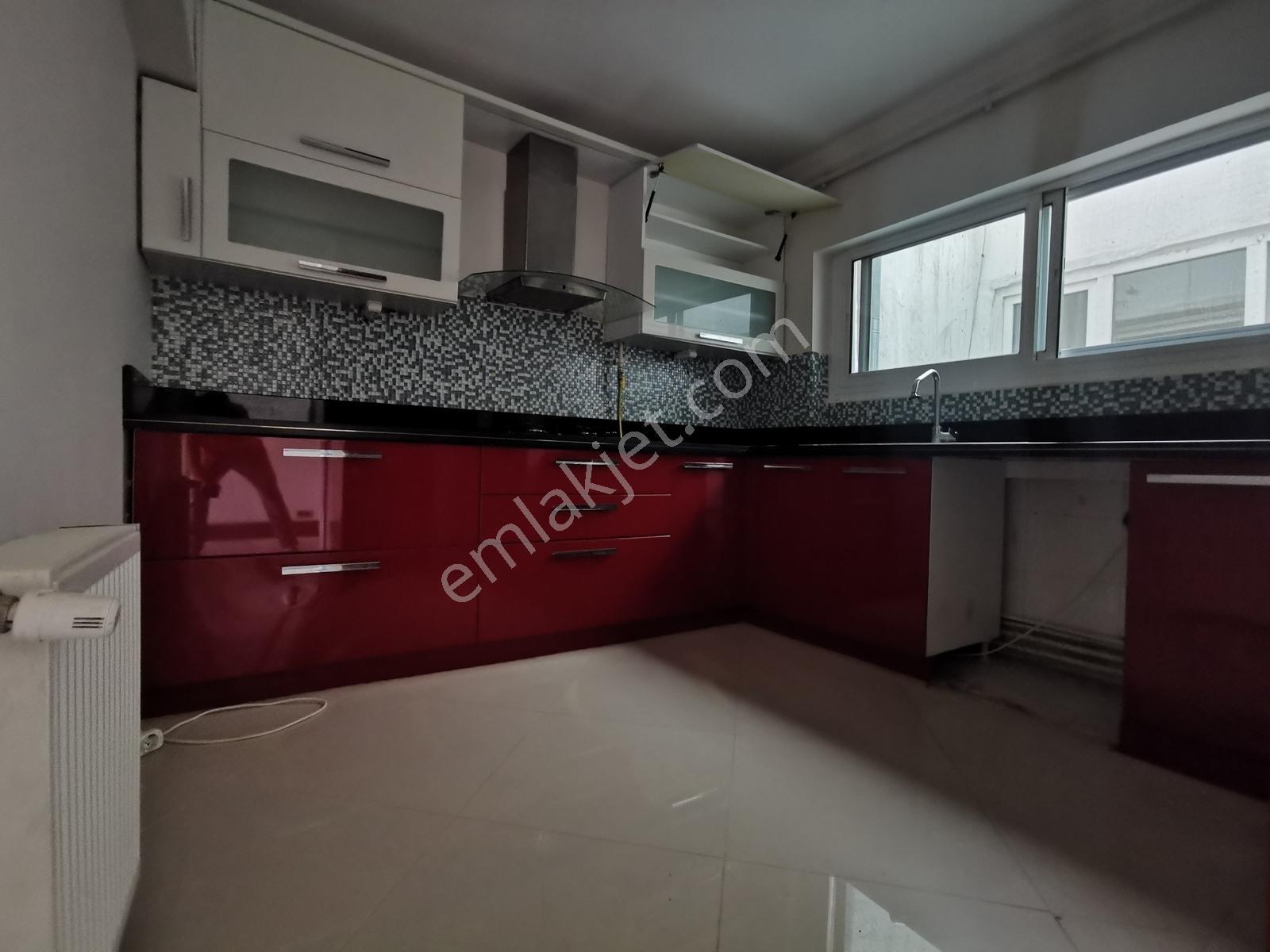 Göztepe Caddde Üzeri Kiralık 4+1 Daire Full Tadilatlı - Görsel 9