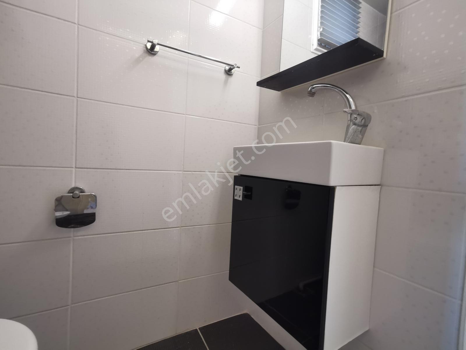 Göztepe Caddde Üzeri Kiralık 4+1 Daire Full Tadilatlı - Görsel 17