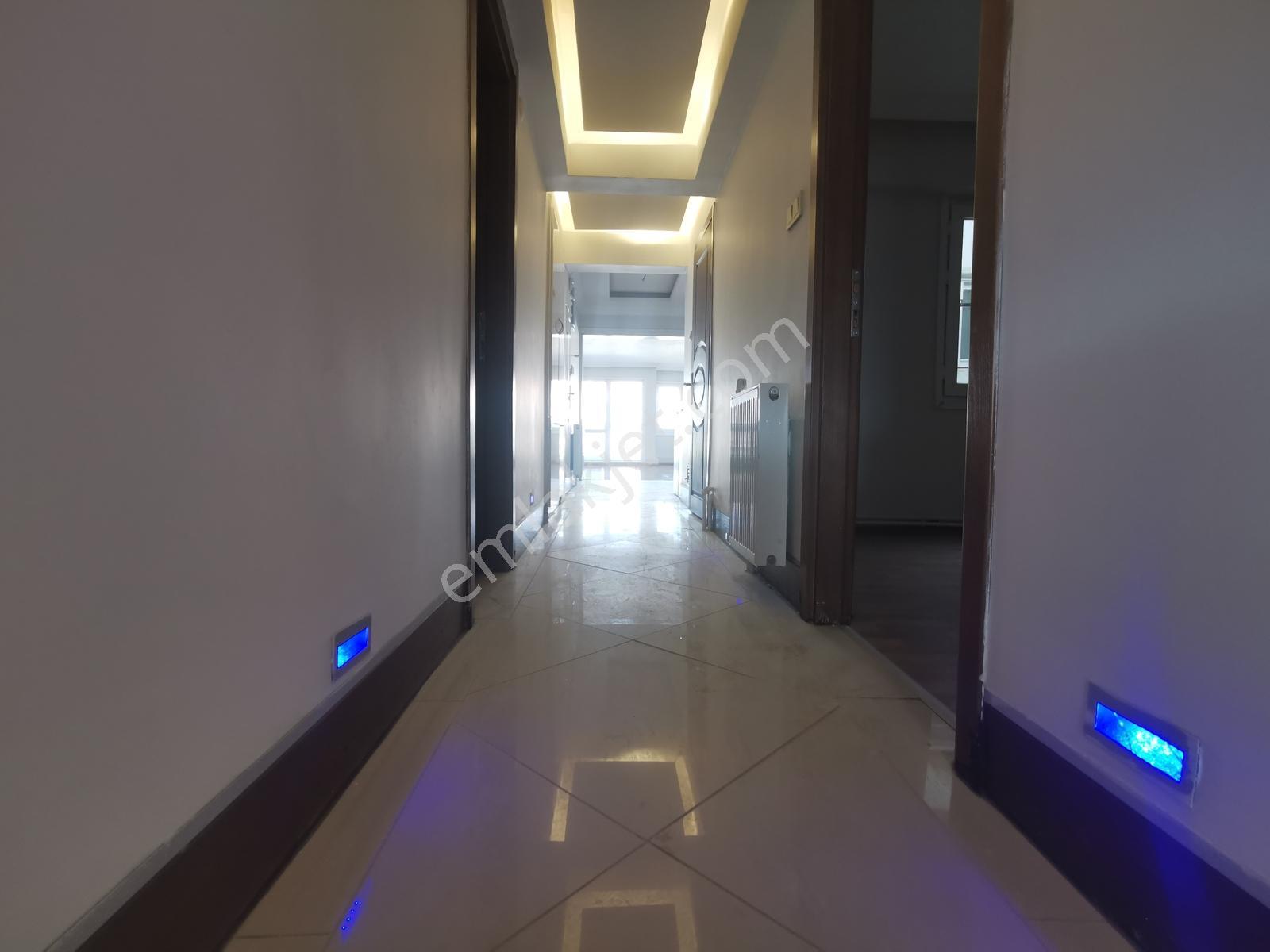 Göztepe Caddde Üzeri Kiralık 4+1 Daire Full Tadilatlı - Görsel 32