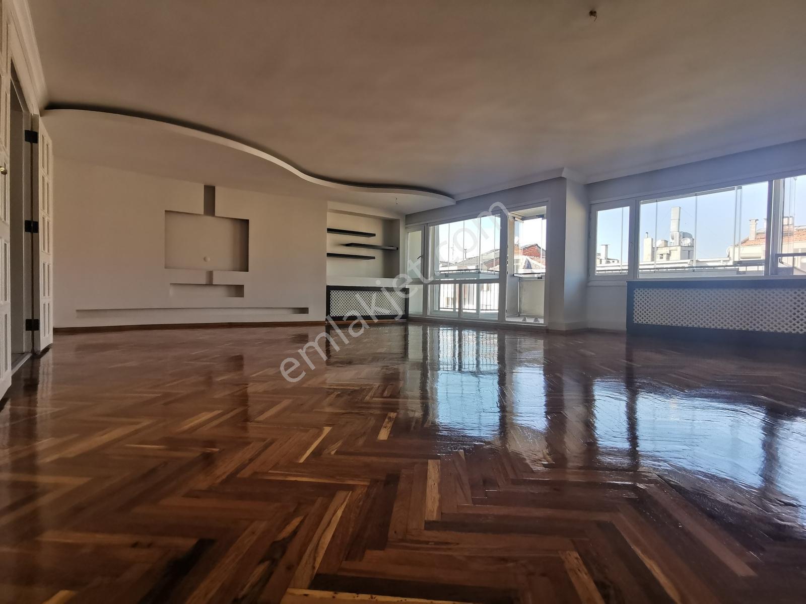 Göztepe Caddde Üzeri Kiralık 4+1 Daire Full Tadilatlı - Görsel 7