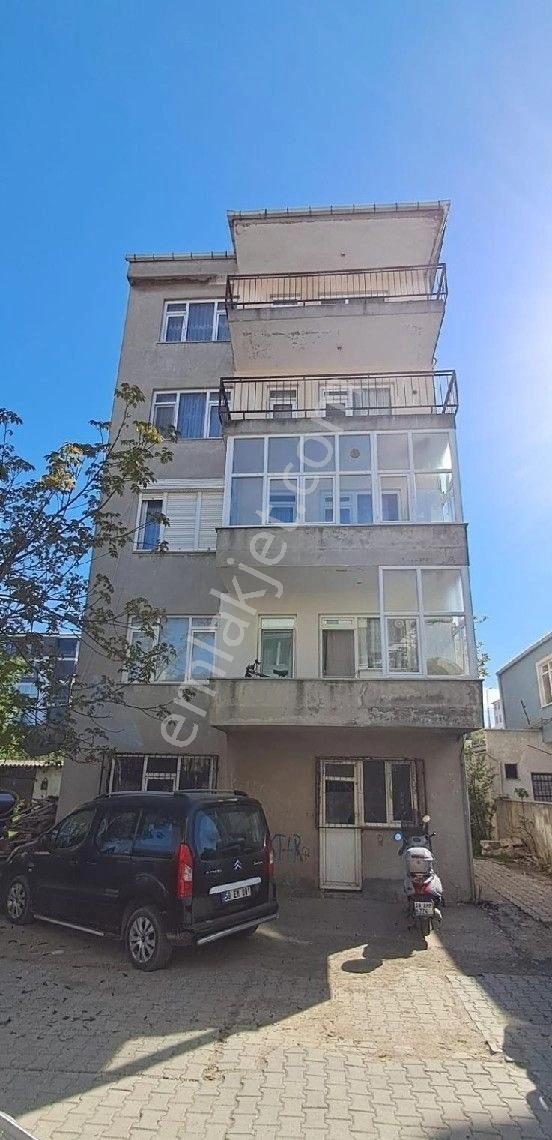 Ekşioğlu'dan Altınova Mah. 5 Katlı Komple Satılık Sobalı Daire