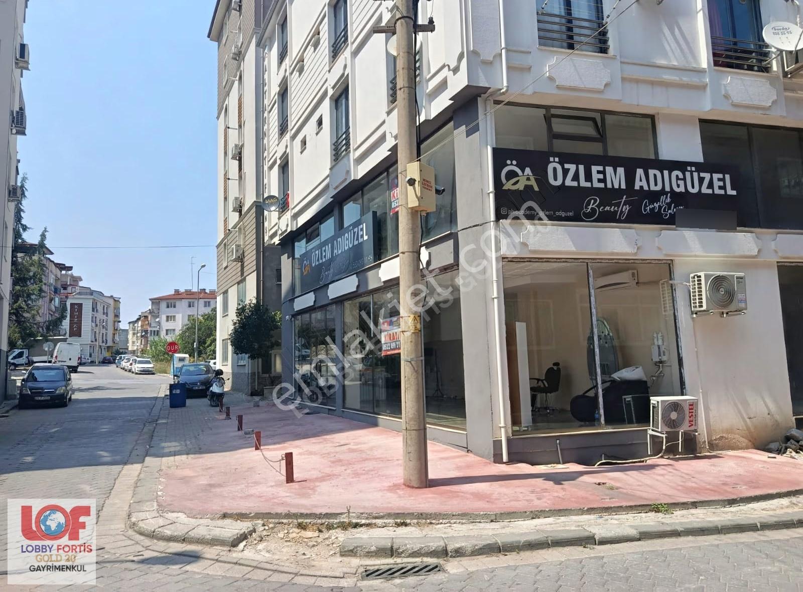 Lobby Fortisten Fesleğen'de Satılık 190m2 İş Yeri - Görsel 8