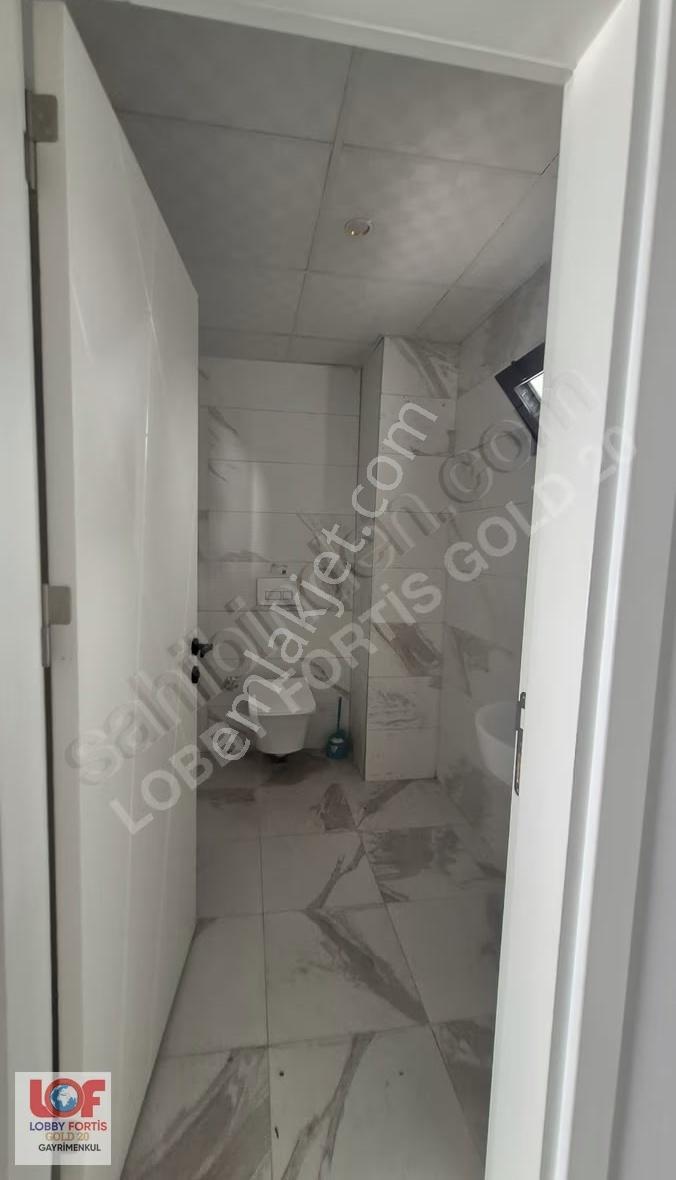 Karahasanlı'da Hastaneye Yakın Kiralık 80 M² Dükkan
