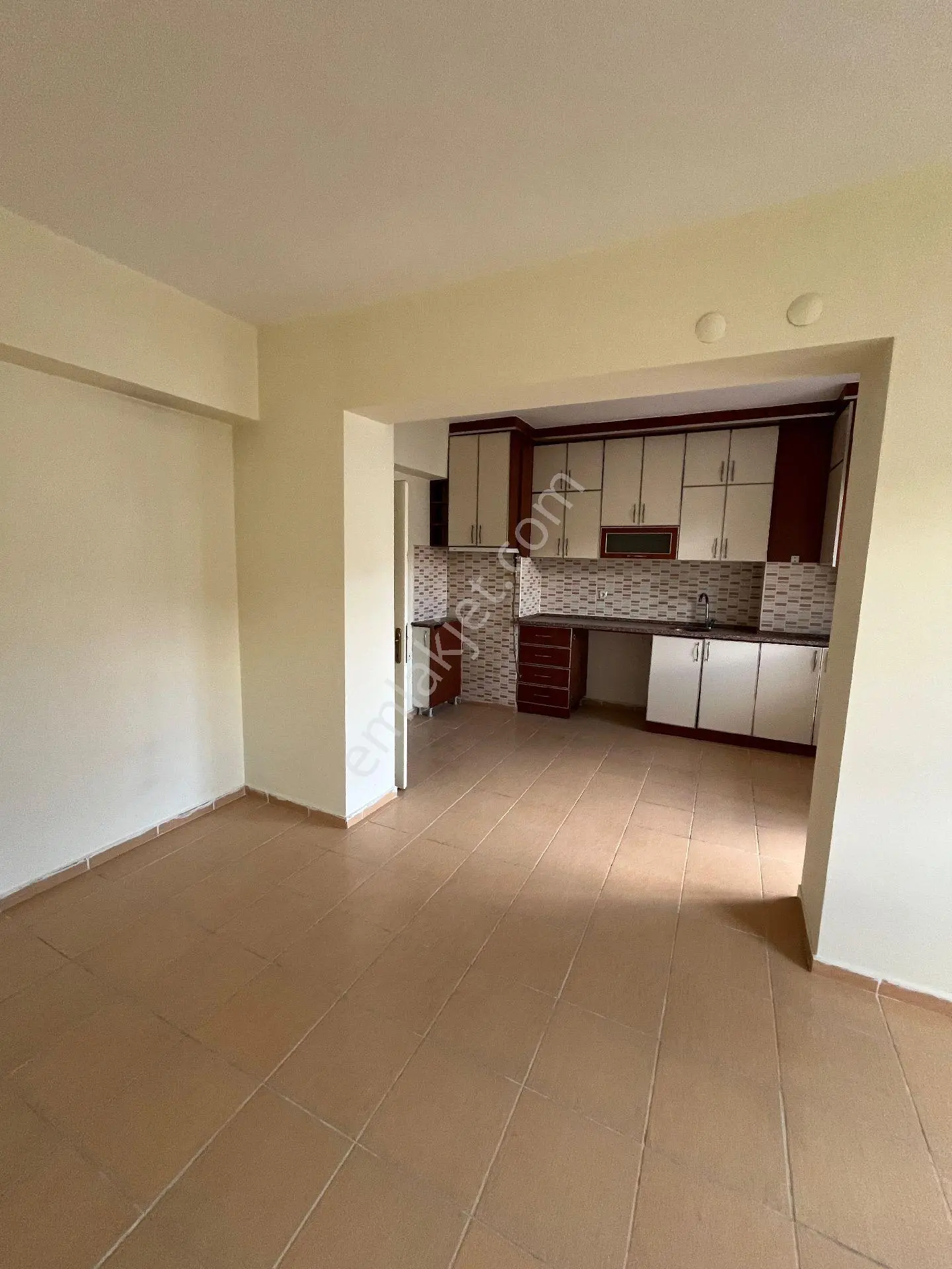 Kiralık 4+1 Açık Mutfaklı Geniş Ve Ferah Daire – Bahabey Caddesi Şok Market Karşısı - Görsel 4