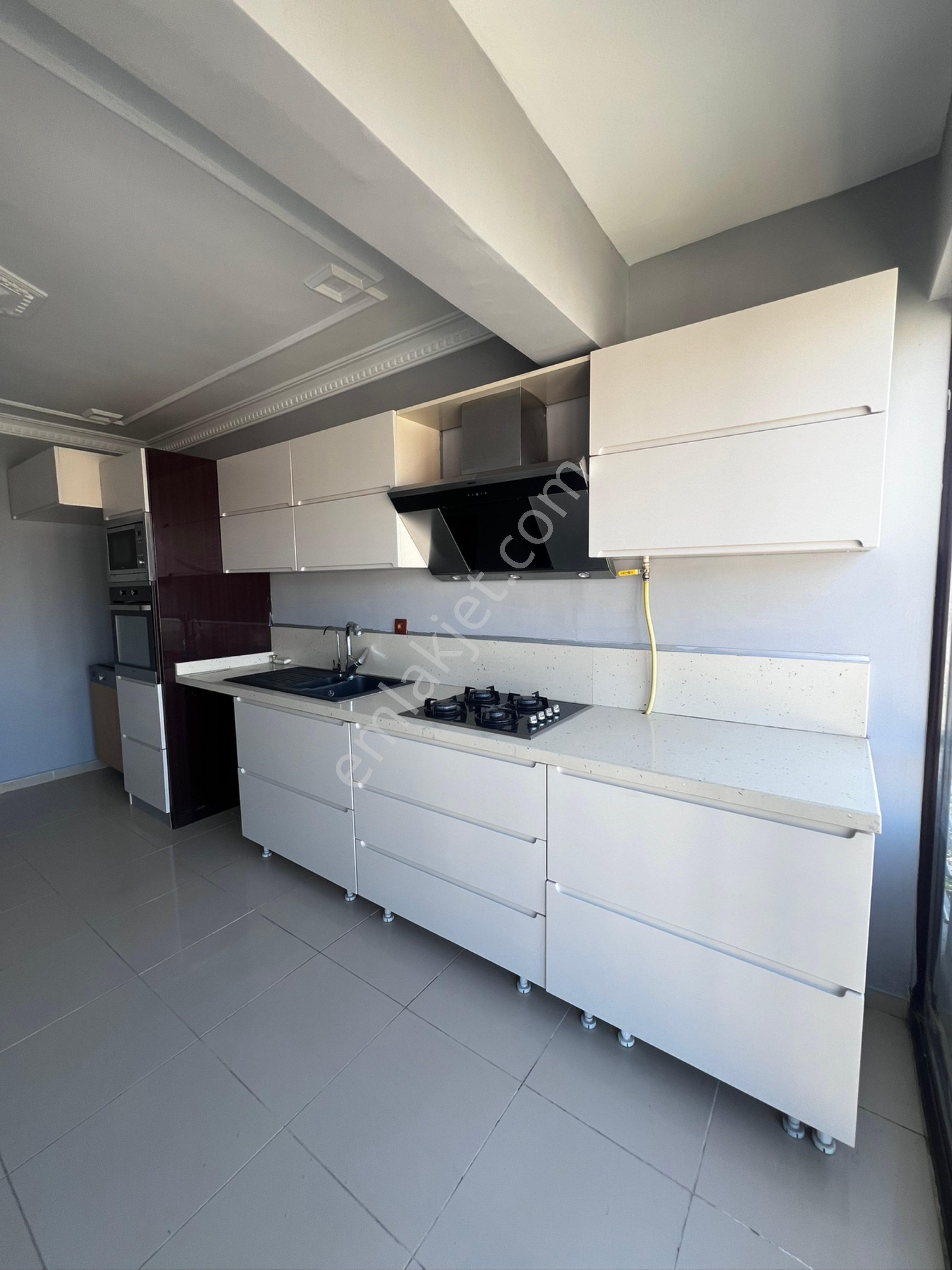 Remax Land Bahçelievler’de 5+1 Kiralık Daire - Görsel 10