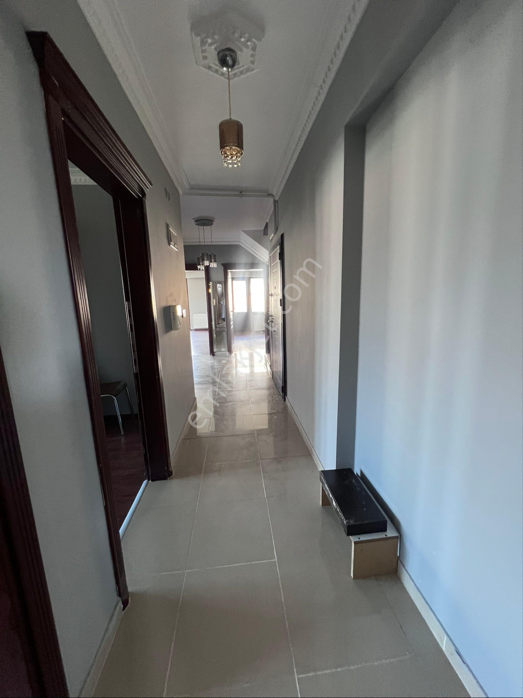 Remax Land Bahçelievler’de 5+1 Kiralık Daire - Görsel 23