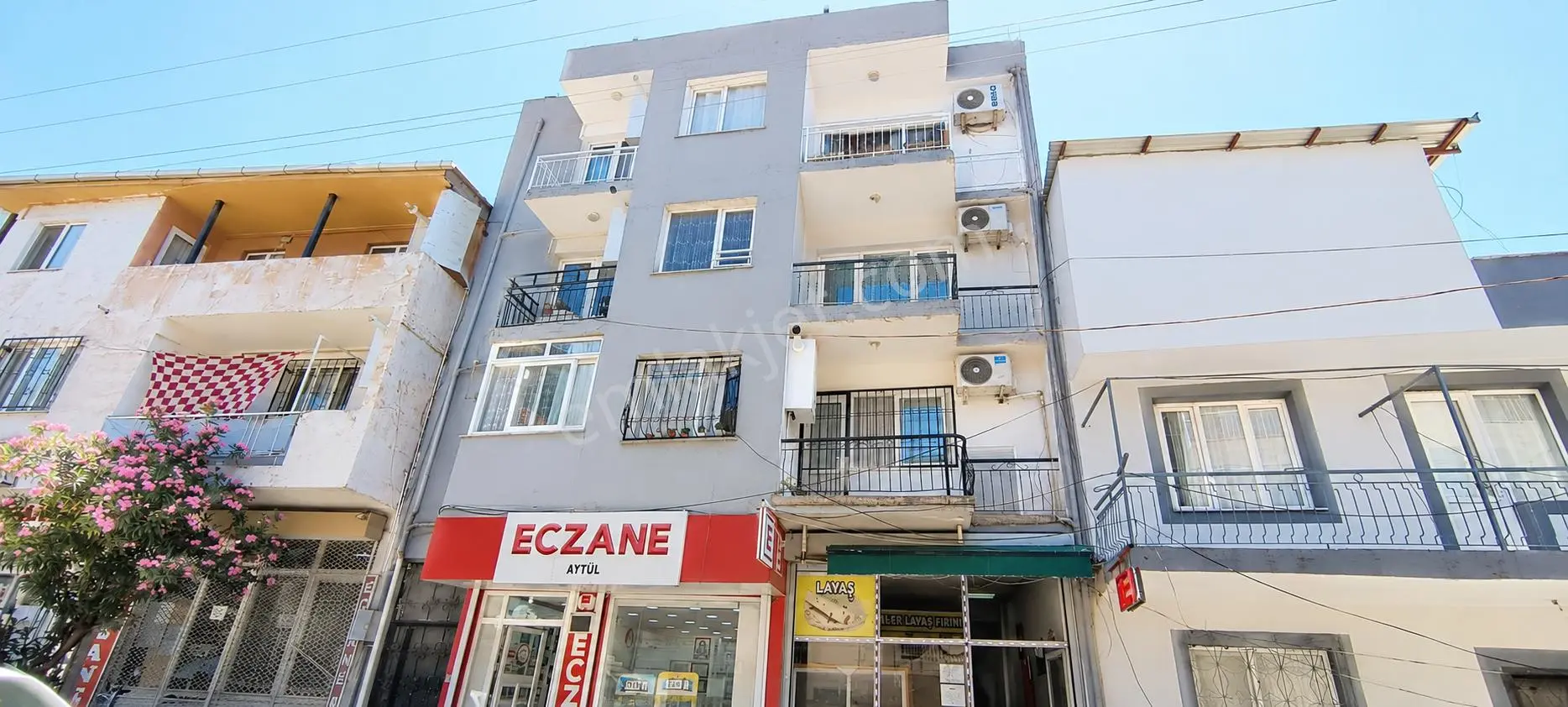 Bayraklı Yamanlar’da 3+1 | 3 Balkonlu | Doğalgaz Kombili | Çift Cepheli Geniş Daire - Görsel 2