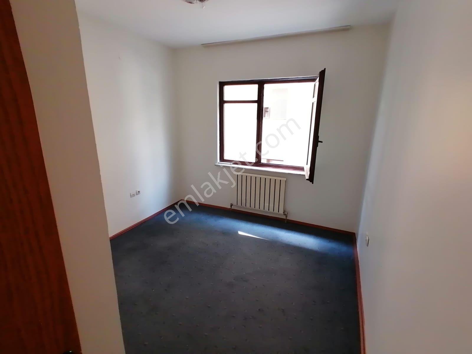 Gop Ust Kozada 1.kat İçi Bakımlı Ön Cephe Kombili 2+1 Kiralık Daire - Görsel 23